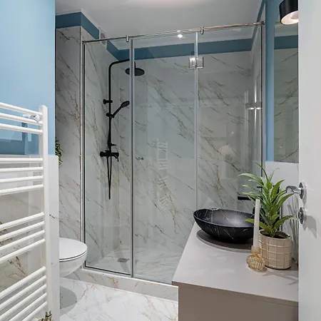 Celestial Azure - Tranquil 1br In Piata Universitatii * Bucharest